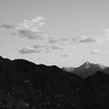 Večerní předměstí Lehu a Stok Kangri